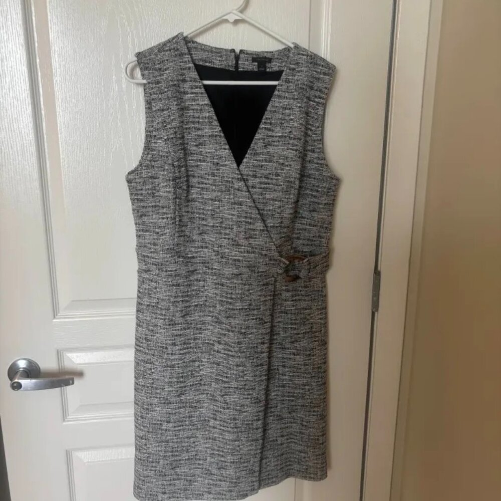 Ann Taylor Sleeveless Dress